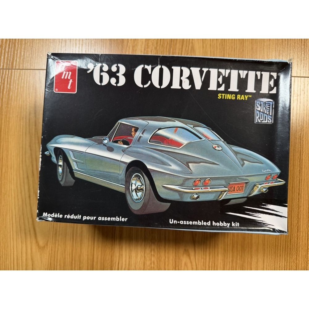 AMT 1/25 '63 Corvette Sting Ray Street Rods Model Kit AMT891 Open Box Started